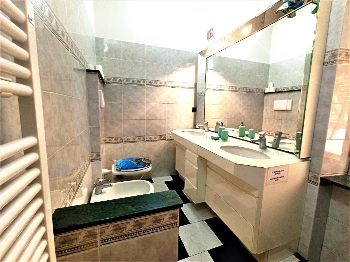 Casa Vacanza Laura Генуя Экстерьер фото